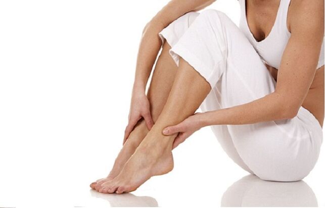 varisli damarların önlenmesi için bacakların kendi kendine masajı